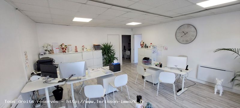 Local commercial PAVILLY