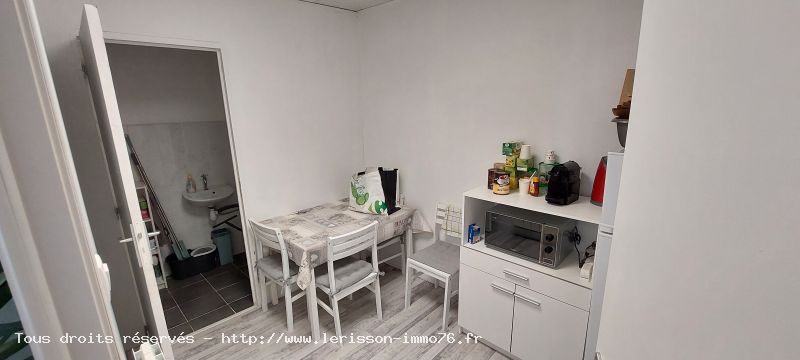 LOCAL COMMERCIAL - PAVILLY - 4 pièce(s) - 70 m² :: Loyer mensuel : 700 €